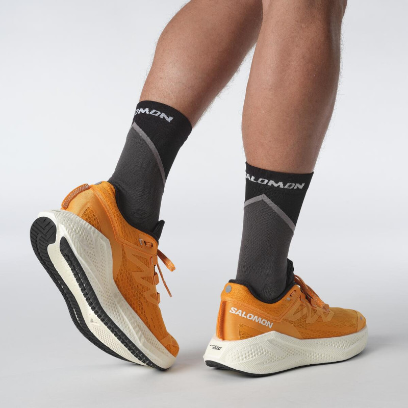 Cestná bežecká obuv Salomon AERO GLIDE 3 Turmeric/White/Black 7