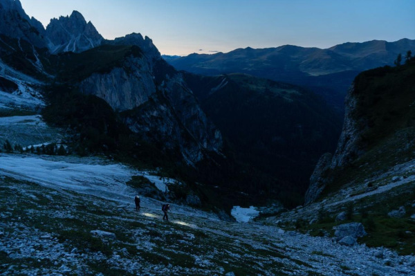 Čelovka PETZL ACTIK CORE 2025 - modrá 10