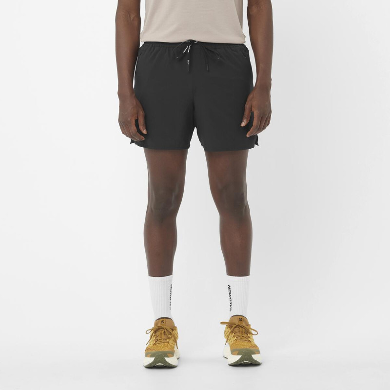 Bežecké nohavice Salomon SHKout CORE SHORTS 5" M DEEP BLACK 1