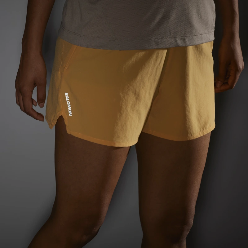 Dámske bežecké trenky Salomon SHKout CORE SHORTS 4 W WARM APRICOT 4