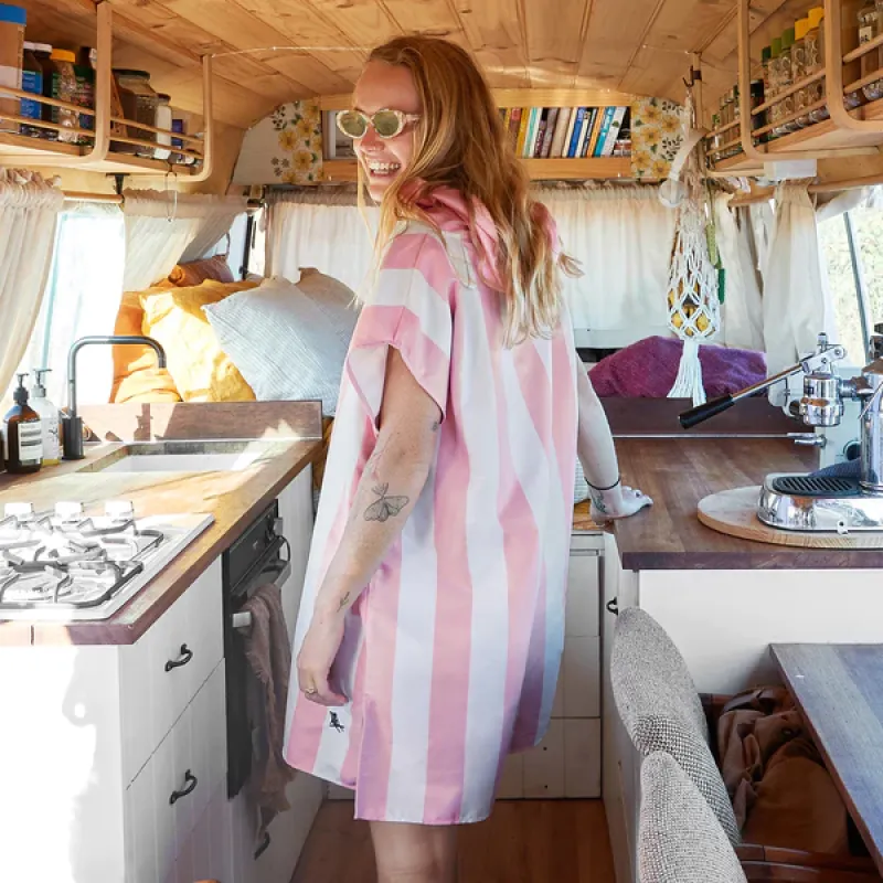 Dospelácke pončo Dock and Bay Quickdry Hooded Poncho - malibu pink