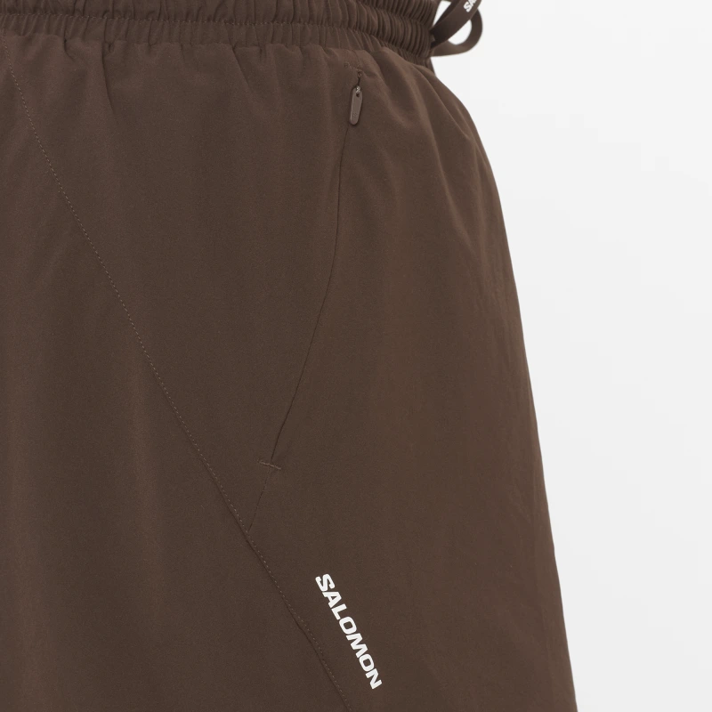 Bežecké nohavice Salomon SHKout CORE SHORTS 5" M Coffee Bean 2