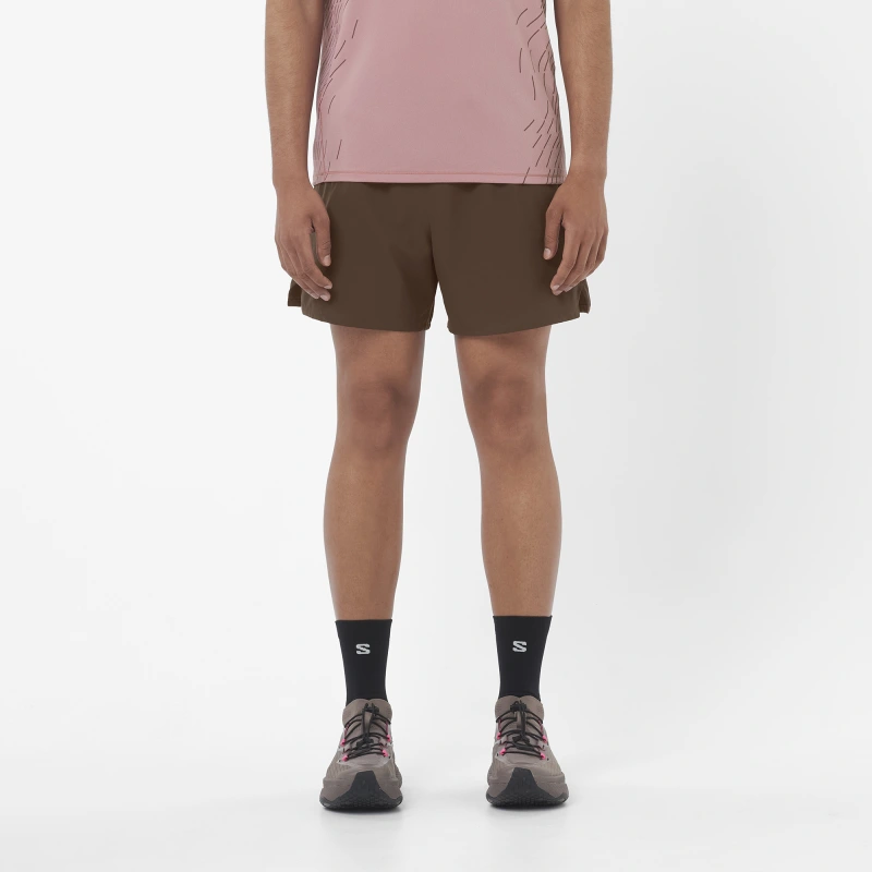 Bežecké nohavice Salomon SHKout CORE SHORTS 5" M Coffee Bean 4