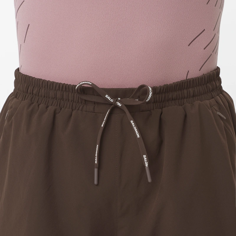 Bežecké nohavice Salomon SHKout CORE SHORTS 5" M Coffee Bean 1