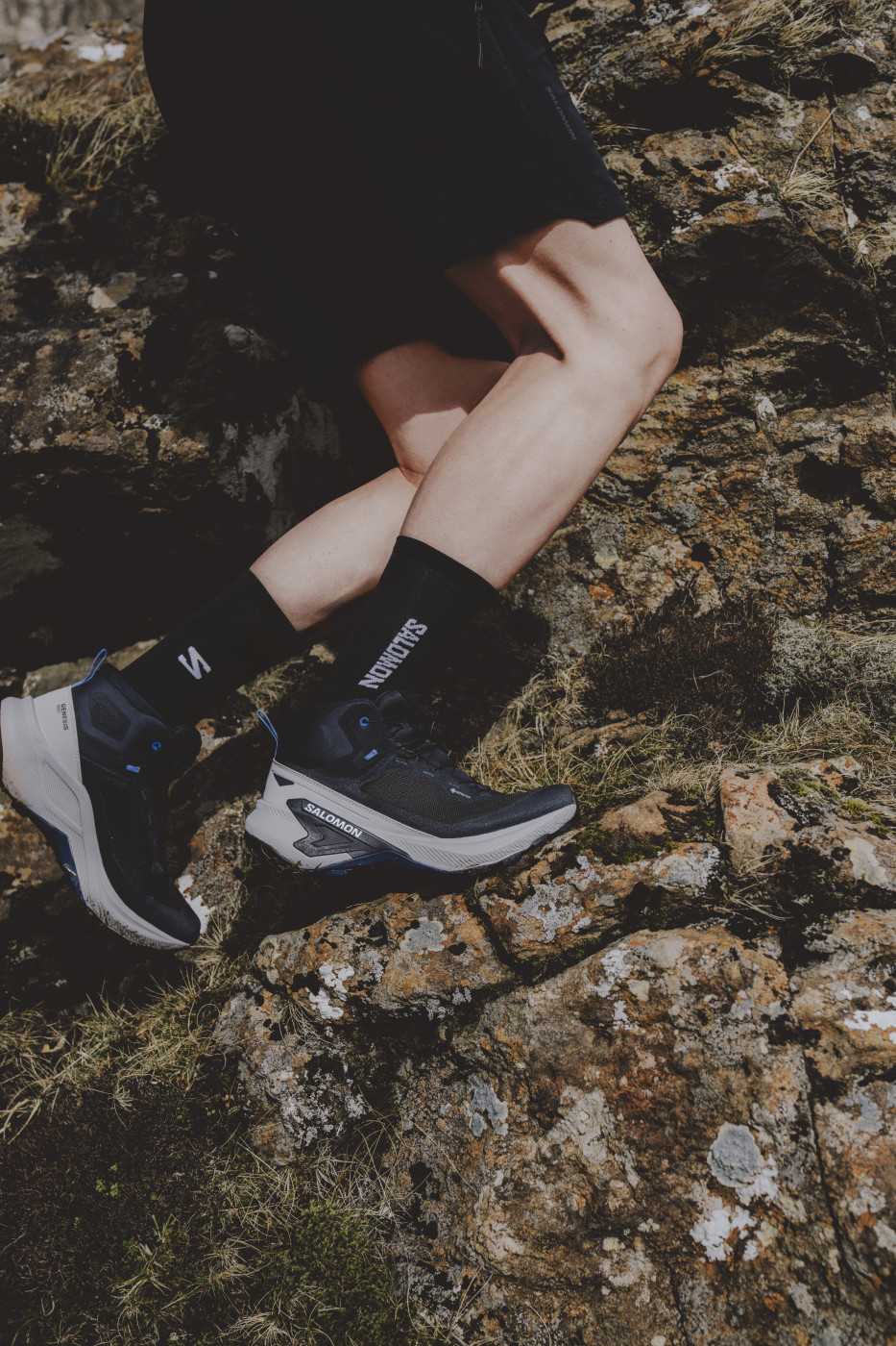 Salomon Genesis Mid GORE-TEX turistická obuv GORE-TEX v teréne