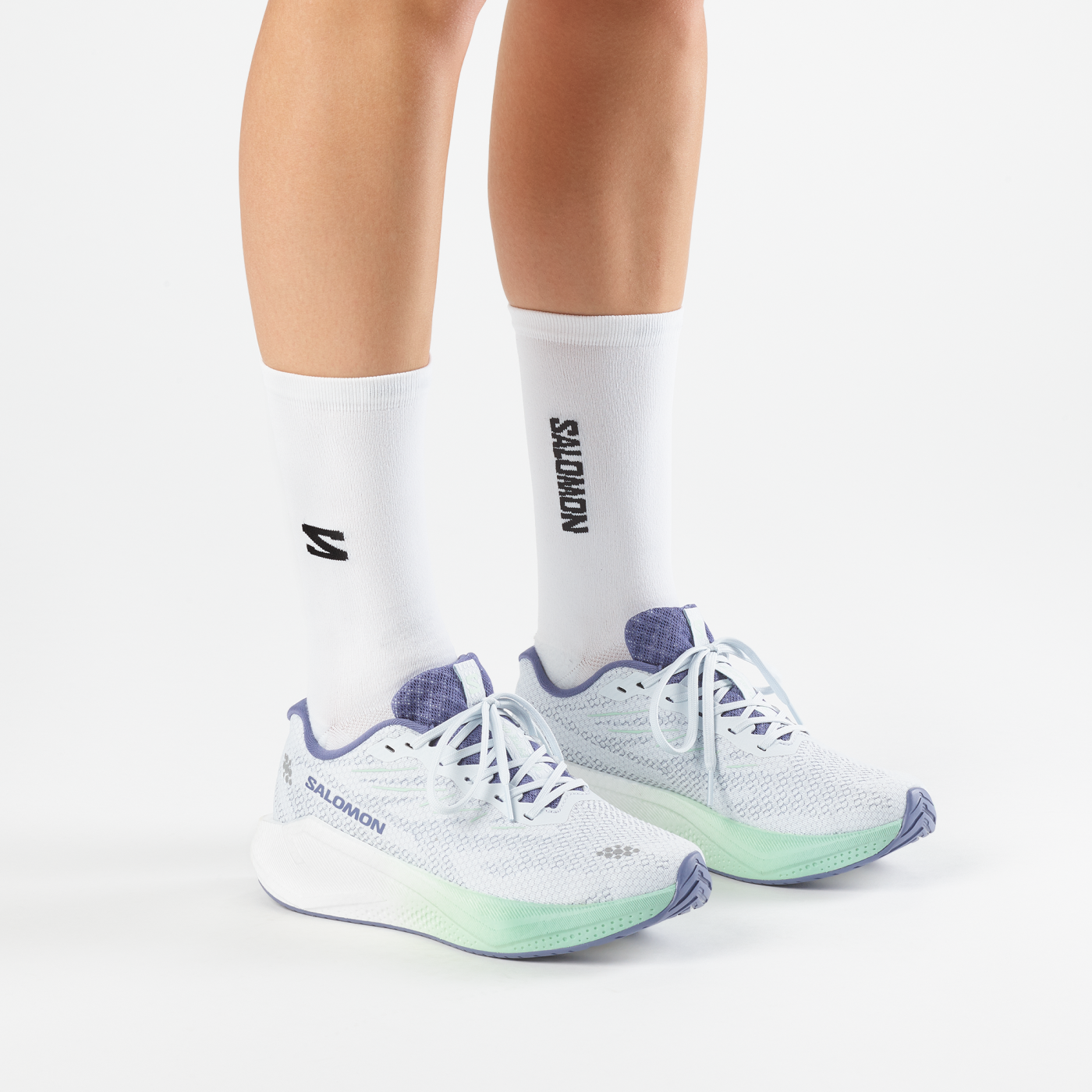 Dámska cestná bežecká obuv Salomon AERO BLAZE 4 je cestná obuv, ktorá zvládne každý tréning.