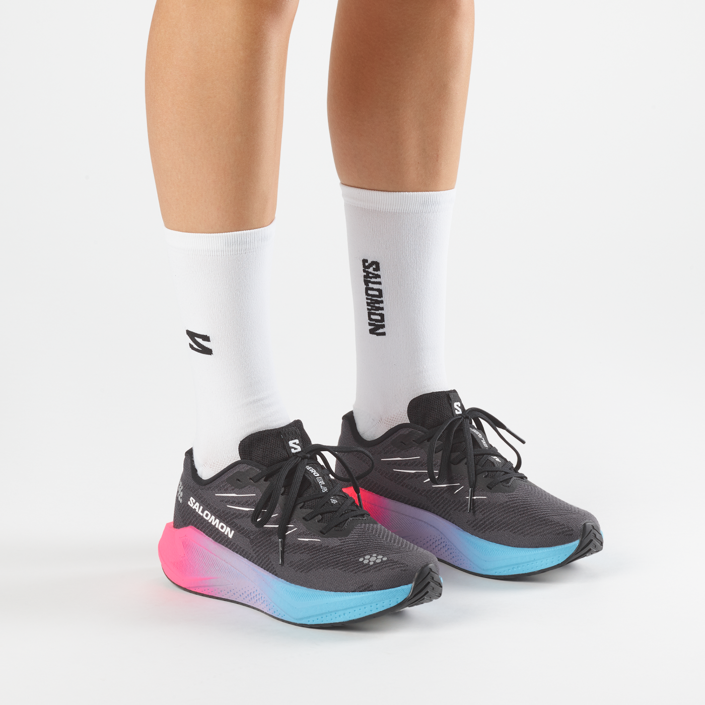 Salomon Aero Glide 4 cestná bežecká obuv s maximálnym tlmením