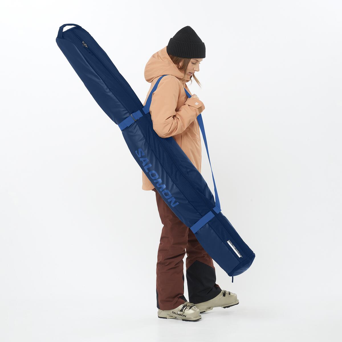 Vak na lyže Salomon EXTEND 1 PAIR PADDED 165+  Odolný, polstrovaný a rozťahovateľný vak na jeden pár lyží – ideálny na cestovanie a leteckú prepravu.